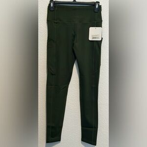 Women’s High Waisted Leggings With Deep Pockets.